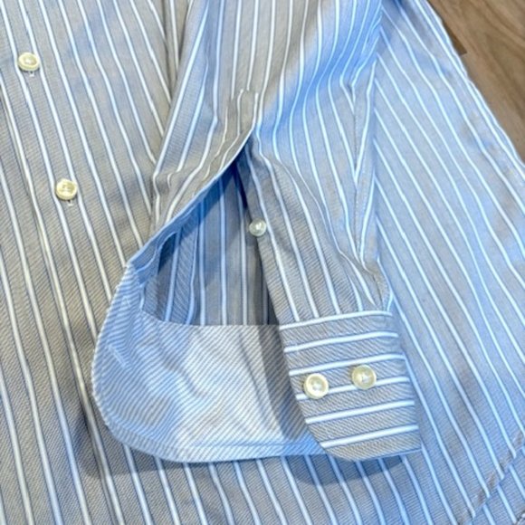 Egara Non-Iron Long Sleeve Dress Shirt - Men’s Large (EUC) - Picture 7 of 9